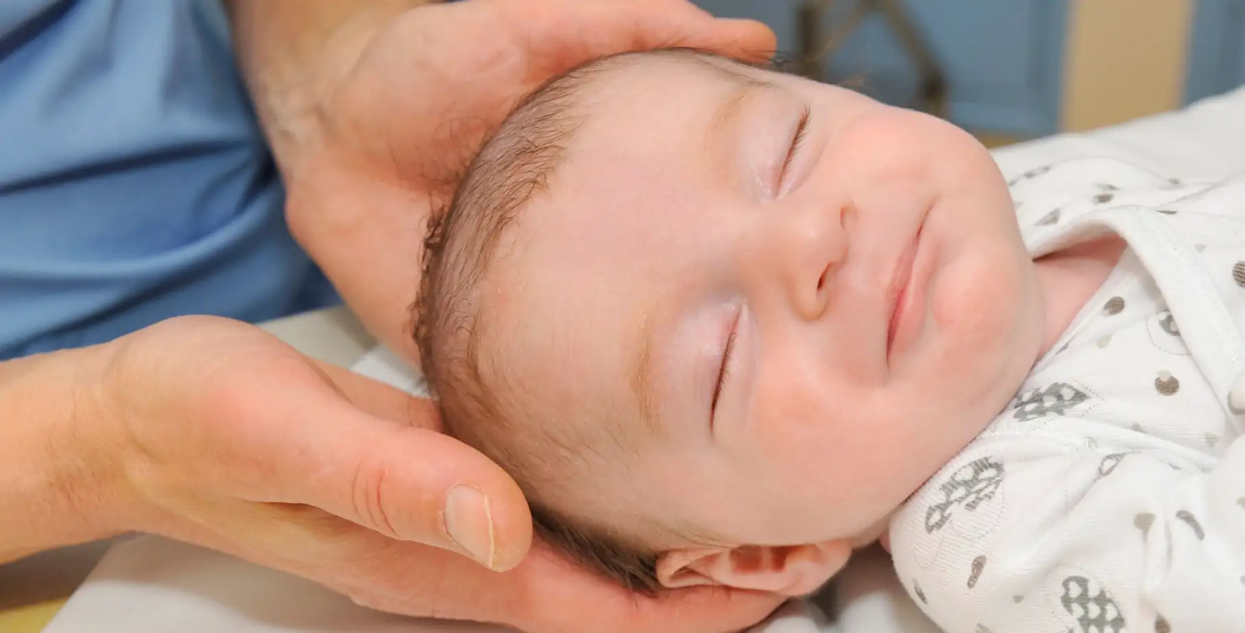 pleurs de bébé, douleurs, cris, ostéopathie